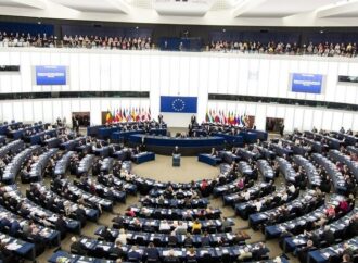 Il Parlamento Europeo denuncia la Commissione UE: non fa rispettare lo stato di diritto in Ungheria e Polonia