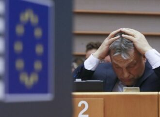 Bruxelles sospende la valutazione positiva al piano resilienza ungherese