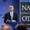 Stoltenberg: Russia “una minaccia per la sicurezza” della Nato