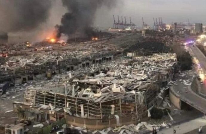Libano: sospesa l’indagine sull’esplosione del porto, dopo un mandato d’arresto per l’ex ministro Khalil