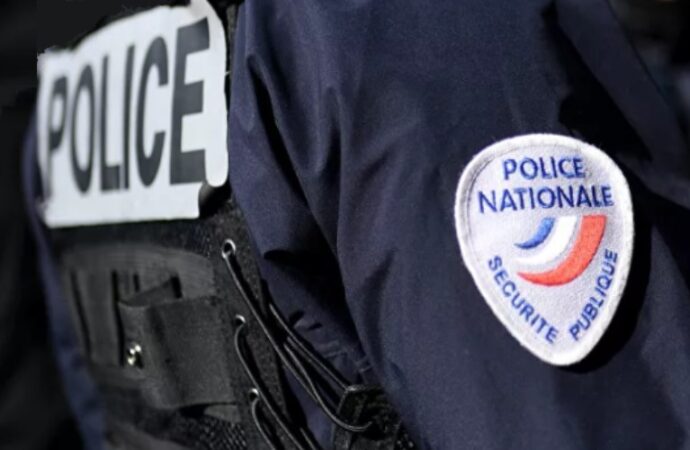 Francia, continua caccia all’evaso: cercò di comprare fucili d’assalto in cella