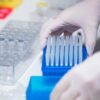 Vaccino covid Pfizer, laboratorio accusato di falsificazione dati