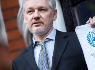 Assange libero: Petizione con oltre 600mila firme inviata a Biden dall’Australia