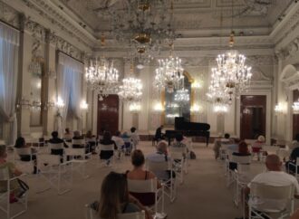 Palazzo Pitti, la sala Bianca torna a riempirsi di note con i concerti della ‘reggia in musica’