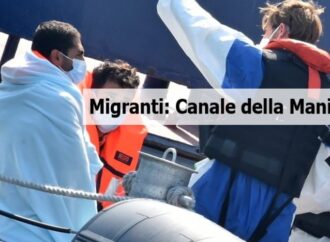 La Francia trattiene 10 sospetti per il disastro dei migranti nel Canale della Manica