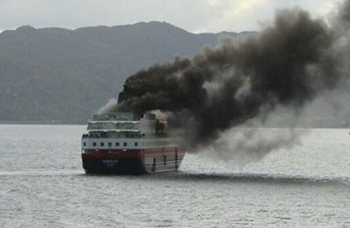 Grecia, in fiamme il traghetto italiano diretto a Brindisi