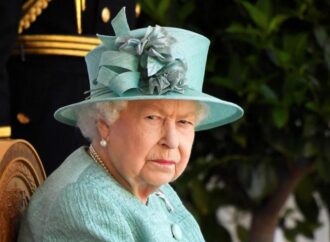 Gb, la regina Elisabetta salta il discorso in Parlamento