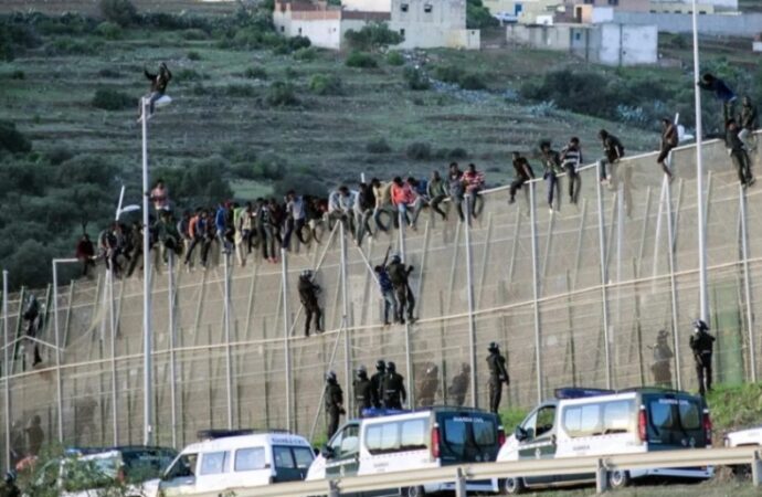 La morte dei migranti di Melilla scatena l’ira della Spagna