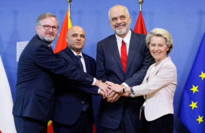 L’Ue avvia i colloqui di adesione con Albania e Macedonia del Nord