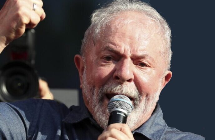 Brasile, Lula in testa ai sondaggi, pugnalato a morte un sostenitore
