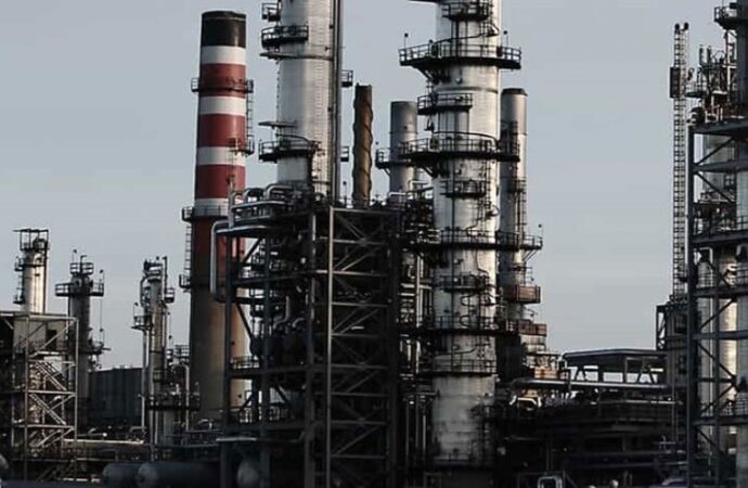 La Germania si assicura il controllo di 3 raffinerie di petrolio russe