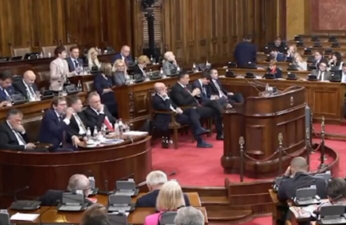 Serbia: Parlamento approva Dichiarazione tutela diritti del popolo serbo