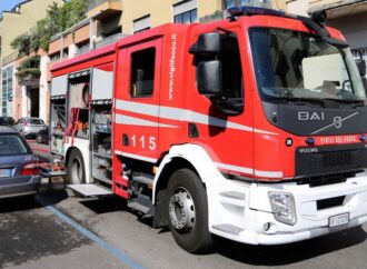 Napoli, voragine in strada a Villaricca: palazzo a rischio