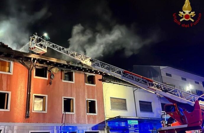 Udine, incendio in comunità per ragazzi: morto 17enne