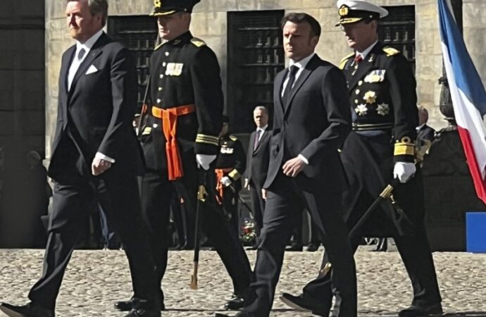 Macron nei Paesi Bassi: lavorare per una reale autonomia strategica dell’Europa