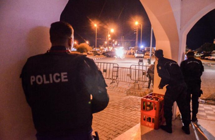 Tunisia, spari vicino sinagoga a Djerba: 4 morti