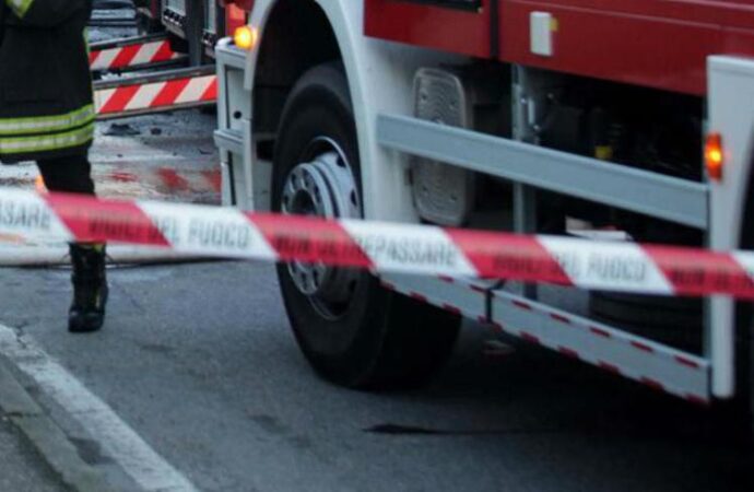 Roma, incendio a Monte Mario: evacuati sei edifici