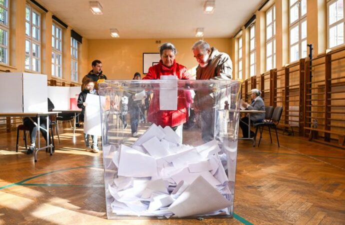 Polonia: exit poll, Pis al 36,8 per cento e Coalizione civica al 31,6%