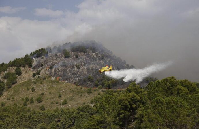 Sicilia: allerta rossa, rischio incendi sulla zona settentrionale