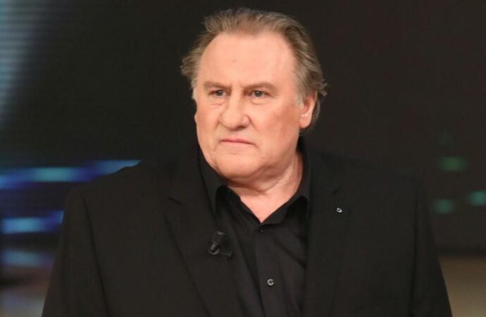 “Depardieu vittima di linciaggio”, 60 artisti francesi in difesa dell’attore