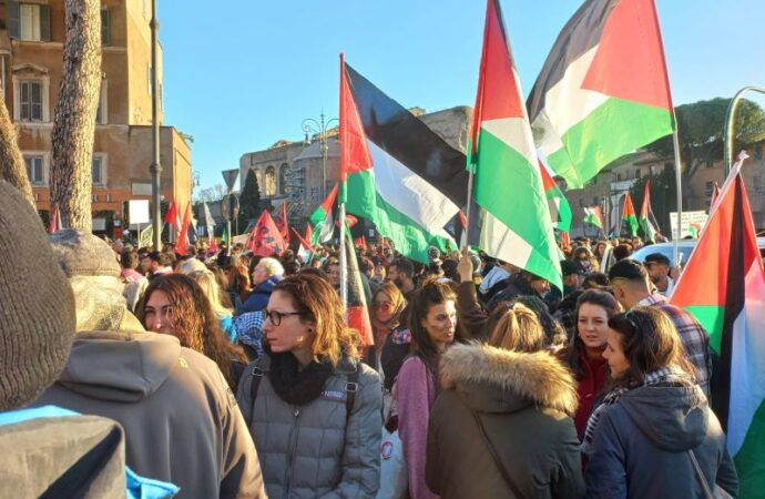 Italia, cortei pro Palestina autorizzati, ma non in concomitanza con il Giorno della Memoria