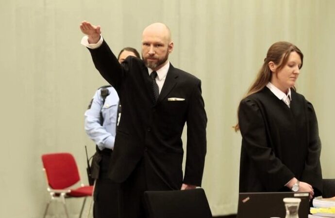 Norvegia, strage Utøya: Breivik dovrà rimanere in isolamento