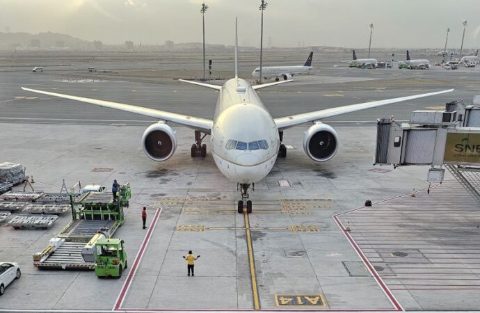 Air Dolomiti, piloti in sciopero 24 ore lunedì 8 aprile 2024