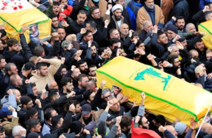 Libano, Hezbollah: “Intensificheremo attacchi contro Israele”