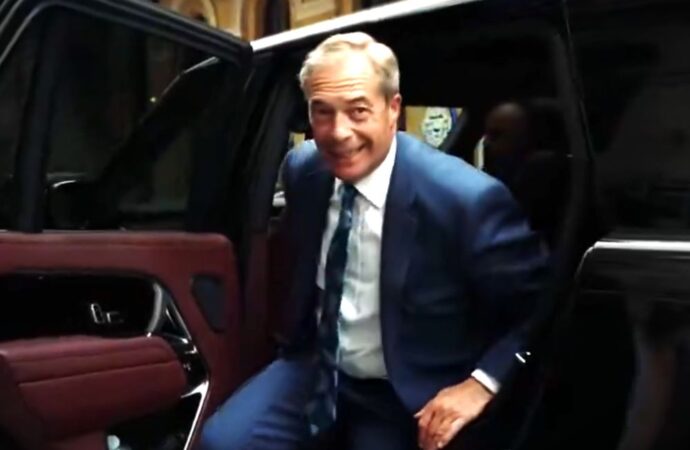 Uk, il ritorno di Nigel Farage: ‘Mr Brexit’ si candida alle politiche