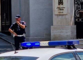 Belgrado, attacco con balestra all’ambasciata israeliana, ucciso l’assalitore