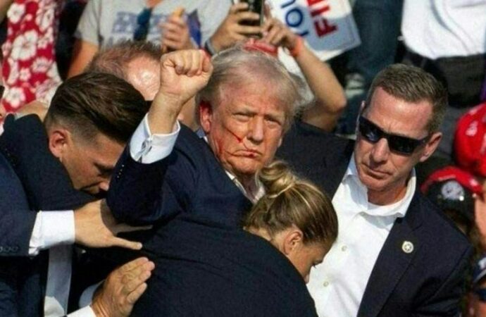 La foto del proiettile di Trump? Il fotoreporter Mezzelani: “Un’autentica barzelletta”