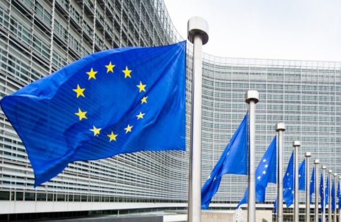 Guerra commerciale tra Stati Uniti e Unione Europea, cosa c’è in gioco