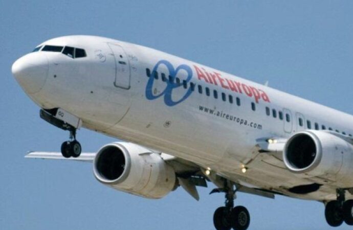 Volo Air Europa, violenta turbolenza ferisce 30 passeggeri atterraggio di emergenza