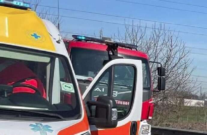 Incidente su A2 Salerno-Reggio Calabria, tir si ribalta: 2 morti e 5 feriti