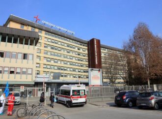 Torino, bimba di 2 anni investita nel parcheggio di un ospedale