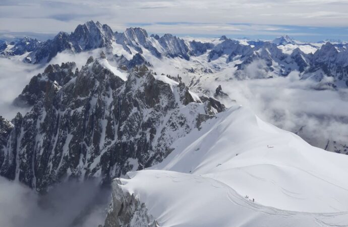 Maltempo, dispersi quattro alpinisti sul Monte Bianco