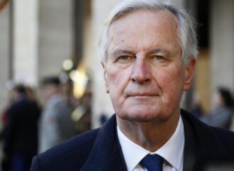 Francia, il nuovo premier Michel Barnier inizia le consultazioni