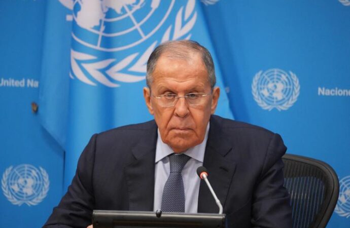 Russia, Lavrov: “Ucraina e alleati non cerchino vittoria contro potenza nucleare”