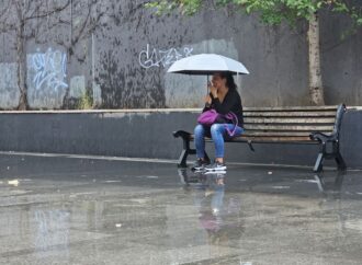 Maltempo Italia, allerta meteo arancione in Lombardia: pioggia da Milano a Roma