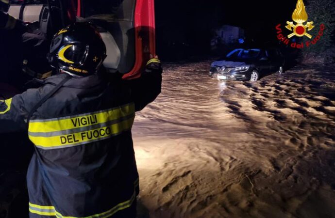 Toscana, forti piogge e allagamenti: bomba d’acqua nel Livornese