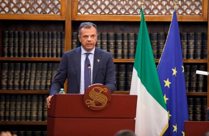 Ue. Scurria (FdI): In politica estera Italia non si genuflette davanti a nessuno