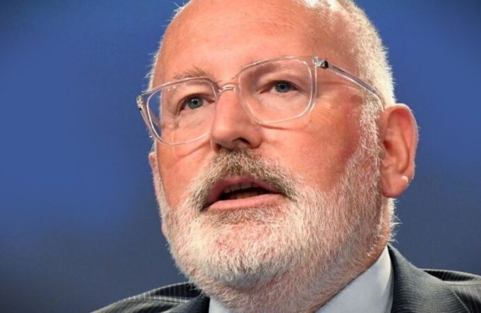 Ue, Timmermans: “Queste destre stanno spaccando l’Europa”