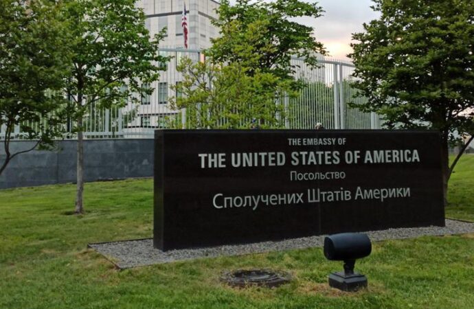 Kiev: chiude ambasciata Usa per possibile attacco russo