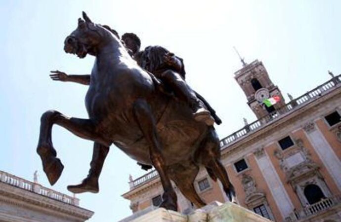 Roma, perquisizioni in Campidoglio: indagini anche su fondi Giubileo