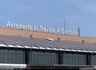 Treviso, aereo turismo fuori pista: aeroporto temporaneamente chiuso