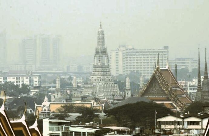 Troppo smog a Bangkok: chiuse 350 scuole