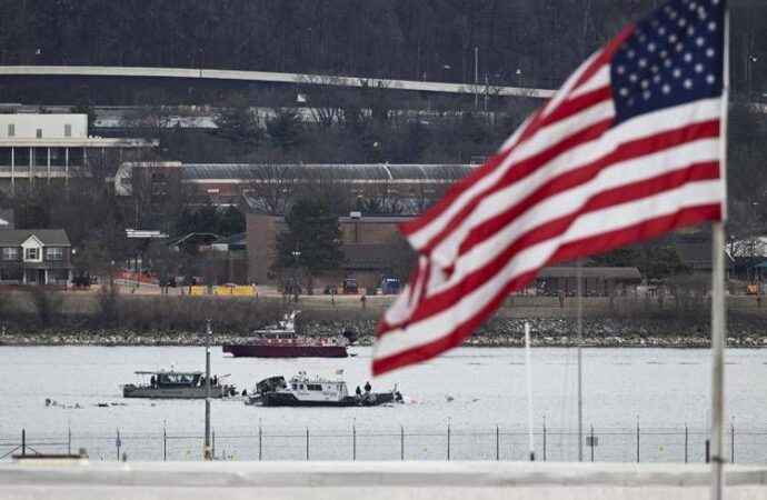 Washington, Incidente aereo trovati 40 corpi nel Potomac