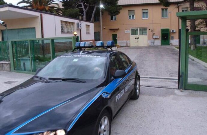 Pescara, forte protesta dei detenuti dopo suicidio in carcere